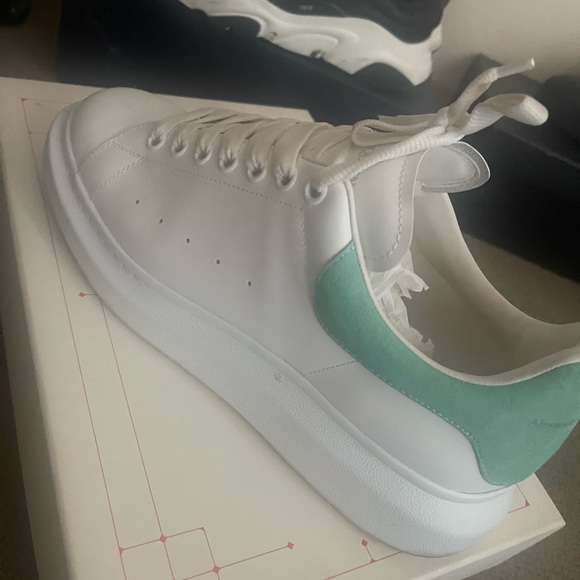 Almost new Size 44 Alexander McQueen White Sneakers - Picture 4 of 6